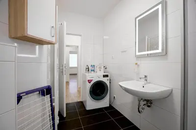 Ein Badezimmer in der Unterkunft Rudi Homes Essen #1