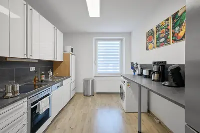 Küche/Küchenzeile in der Unterkunft Rudi Homes Essen #1