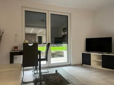 TV/Unterhaltungsangebot in der Unterkunft Lenti Düsseldorfer Apartment’s