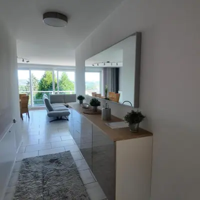 Ein Sitzbereich in der Unterkunft 1-5 Pers. Beeindruckende Aussicht, modern+zentral Wuppertal