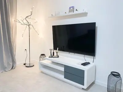 TV/Unterhaltungsangebot in der Unterkunft 1-3 Pers. 0,9 km zum Zentrum - moderne Wohnung in Remscheid