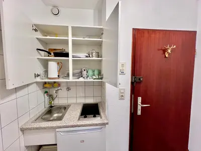 Küche/Küchenzeile in der Unterkunft Stylish, Cozy & Quiet Apartment with one and half rooms in District 1