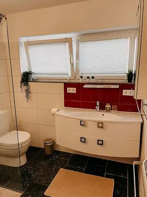 Ein Badezimmer in der Unterkunft Wohnen im 3 Ländereck! Essen, Mülheim, Oberhausen. BSEG