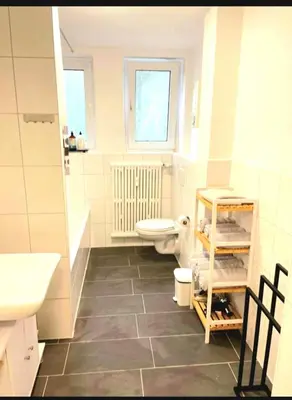 Ein Badezimmer in der Unterkunft City Apartment 2#Netflix &Wlan &Kingsize Bett & Kaffee Maschine & Zentral & 500m Innenhafen & 2 min U Bahn