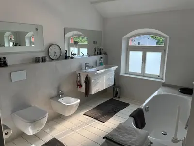 Ein Badezimmer in der Unterkunft Denkmalgeschütztes Schmuckstück