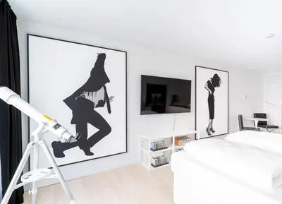 TV/Unterhaltungsangebot in der Unterkunft Beyond Living x American Psycho