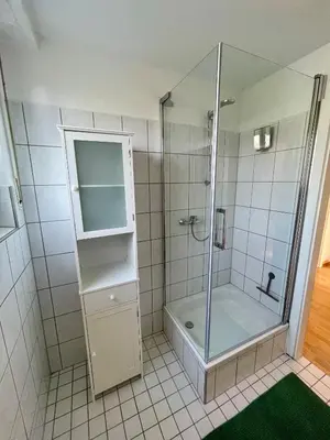 Ein Badezimmer in der Unterkunft Groß, aber gemütlich - citynah