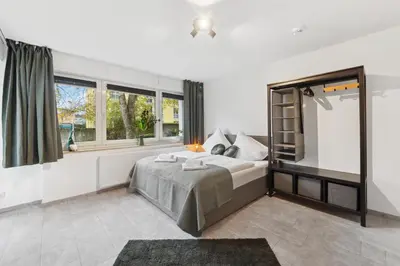 Ein Bett oder Betten in einem Zimmer der Unterkunft 1 Zi. Wohnung, 34m², Parken, Messe DUS