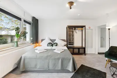Ein Bett oder Betten in einem Zimmer der Unterkunft 1 Zi. Wohnung, 34m², Parken, Messe DUS