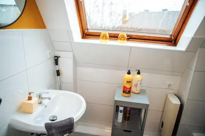 Ein Badezimmer in der Unterkunft Central-Living yellow - Wifi - Netflix - City