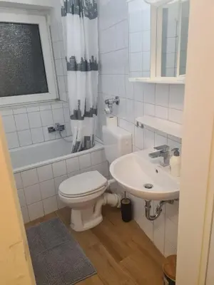 Ein Badezimmer in der Unterkunft Schöne 2 Zimmer Apartment in Uerdingen Nähe Düsseldorf
