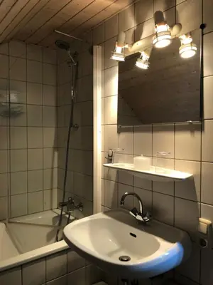 Ein Badezimmer in der Unterkunft 3 separate Messe Appartements bis zu 11 Personen