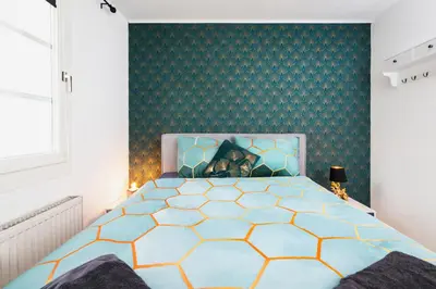 Ein Bett oder Betten in einem Zimmer der Unterkunft Smart Home - Wuppertal - Perfect for 4 Guests! Central - Netflix - Schwebebahn - Free Parking Zone