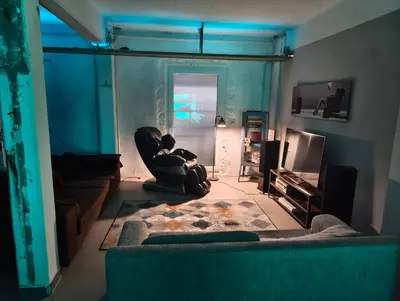 TV/Unterhaltungsangebot in der Unterkunft SPA industrial Loft im ehemaligen Umspannwerk Schaltzentrale