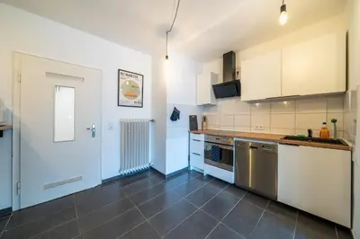 Küche/Küchenzeile in der Unterkunft Urban & Chic: 2Bdr, Parkplatz