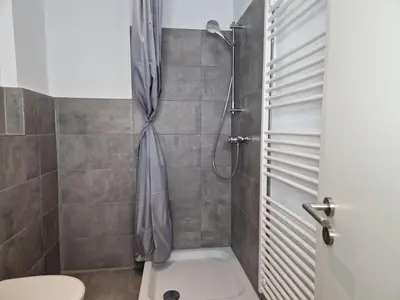 Ein Badezimmer in der Unterkunft Meribu H1 Wohnung für Monteure und Arbeiter