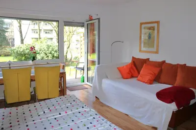 Ein Bett oder Betten in einem Zimmer der Unterkunft Essen City quiet flat with terrace and garden