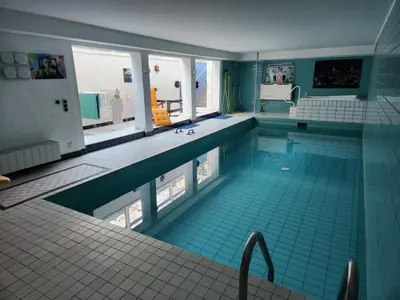 Der Swimmingpool an oder in der Nähe von Villa Casa Blanca mit Privatem Schwimmbad 26 grad und Sauna
