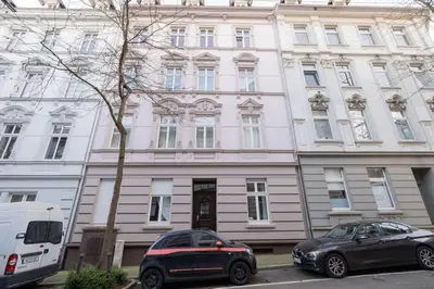 Das Gebäude in dem sich die Ferienwohnung befindet