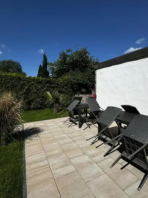 Ein Garten an der Unterkunft Paris: Messe-, Business-, Ferienwohnung