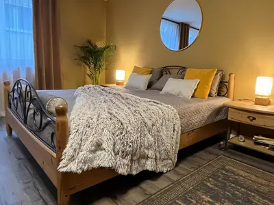 Ein Bett oder Betten in einem Zimmer der Unterkunft Terracotta Apartment - Zentral, Parken, Netflix, Kontaktloses Einchecken, Kingsize-Bett