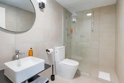 Ein Badezimmer in der Unterkunft Aspire Palais Recklinghausen, Trademark Collection by Wyndham