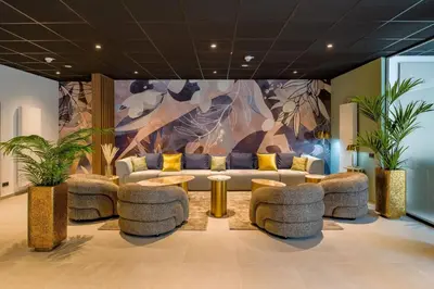 Ein Sitzbereich in der Unterkunft Aspire Palais Recklinghausen, Trademark Collection by Wyndham