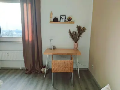 Grundriss der Unterkunft Wohnung mit Balkon und Aufzug