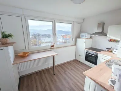 Küche/Küchenzeile in der Unterkunft Wohnung mit Balkon und Aufzug