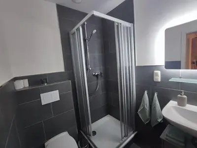 Ein Badezimmer in der Unterkunft Elegantes 3-Schlafzimmer-Nest