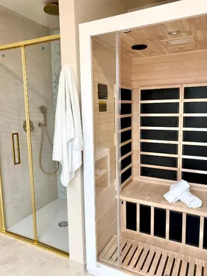 Ein Badezimmer in der Unterkunft SH Desert SPA Lodge - luxury apartment with sauna