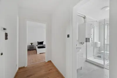 Grundriss der Unterkunft Modernes 4 Zimmer Apartment mit brandneuer Einrichtung