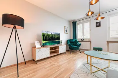 TV/Unterhaltungsangebot in der Unterkunft Smart Home - Wuppertal - Perfect for 6 Guests - Central - Netflix - Schwebebahn - Free Parking Zone