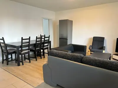 Ein Sitzbereich in der Unterkunft Monteur-Domizil, Apartment AVD 6