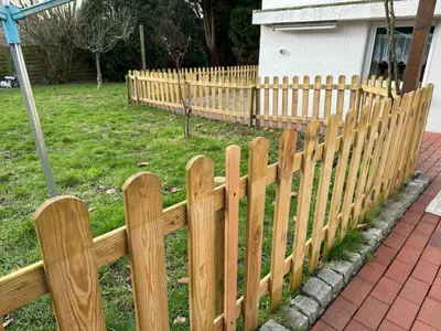 Ein Garten an der Unterkunft Schönes Apartment mit TV, WLAN, Kochbereich und Parkplatz - Sara