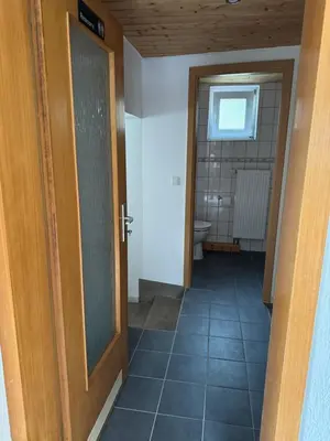 Ein Badezimmer in der Unterkunft Schönes Apartment mit TV, WLAN, Kochbereich und Parkplatz - Sara