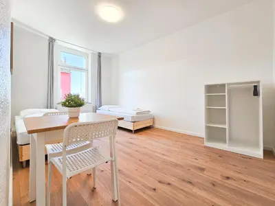 Grundriss der Unterkunft Tolstov Apartments - 3 Zimmer Wohnung - 25 Min zur Messe DUS