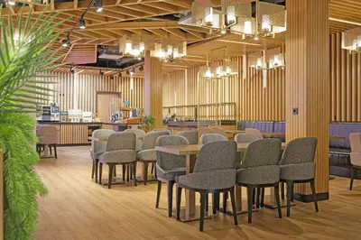 Ein Restaurant oder anderes Speiselokal in der Unterkunft Friends Hotel Düsseldorf-Airport Ratingen