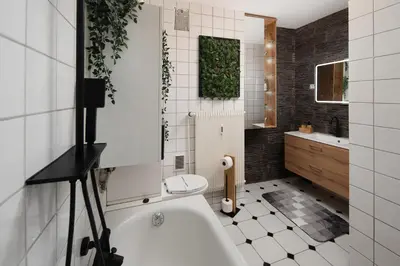 Ein Badezimmer in der Unterkunft 1-4 Gäste Wohnung W-Lan, Netflix, Amazon, Parken, Arbeitsplatz, 24h Check in ,Vollausgestattet Küche, Handtücher Seife u,v,m für Geschäftsreisende, Paare, Familien ,