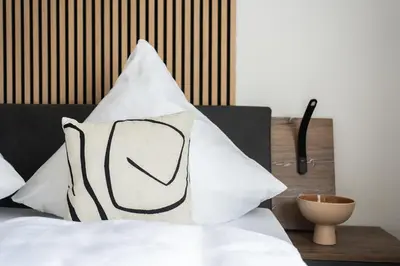 Ein Bett oder Betten in einem Zimmer der Unterkunft 1-4 Gäste Wohnung W-Lan, Netflix, Amazon, Parken, Arbeitsplatz, 24h Check in ,Vollausgestattet Küche, Handtücher Seife u,v,m für Geschäftsreisende, Paare, Familien ,