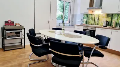Küche/Küchenzeile in der Unterkunft 135m²-Apartment I max. 8 Gäste I Zentral I Küche I Balkon I Parken I WLAN