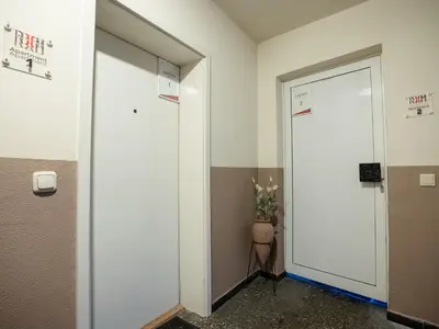 Grundriss der Unterkunft Livemore24 - Space in Duisburg WLAN - Smart-TV - 24-7 Check-in und Küche