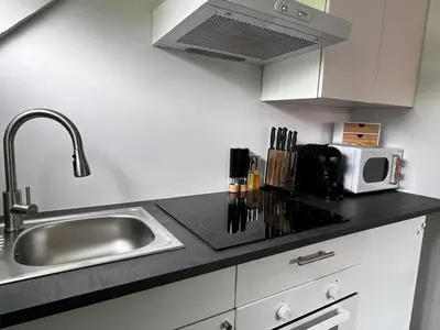 Küche/Küchenzeile in der Unterkunft FlattyOne Ruhrgebiet - Schlafkomfort und Anbindung - neu renoviert