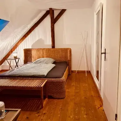 b e d & a g e d e s i g n -medium- wunderschönes Zimmer mit Bad - Rechnungserstellung für Geschäftsreisende & Firmen