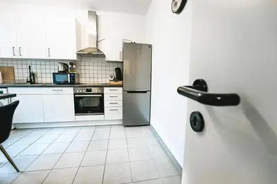 Küche/Küchenzeile in der Unterkunft Zentral-Kingsize Bett-Playstation 4-HBF nach Köln und Düsseldorf