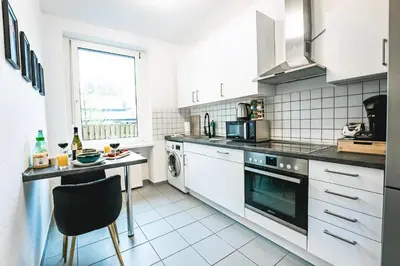 Küche/Küchenzeile in der Unterkunft Zentral-Kingsize Bett-Playstation 4-HBF nach Köln und Düsseldorf