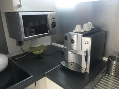 Küche/Küchenzeile in der Unterkunft Modernes, stilvolles 1-Zimmer Wohnung nahe FernUni