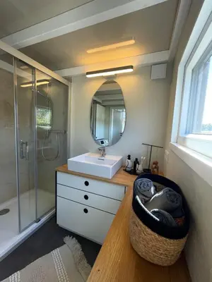 Ein Badezimmer in der Unterkunft Tiny House Alpakablick - inklusive Alpaka Meet & Greet an bestimmten Terminen