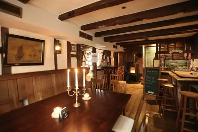 Ein Restaurant oder anderes Speiselokal in der Unterkunft THE CORNISH ARMS Guest House