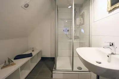 Ein Badezimmer in der Unterkunft THE CORNISH ARMS Guest House